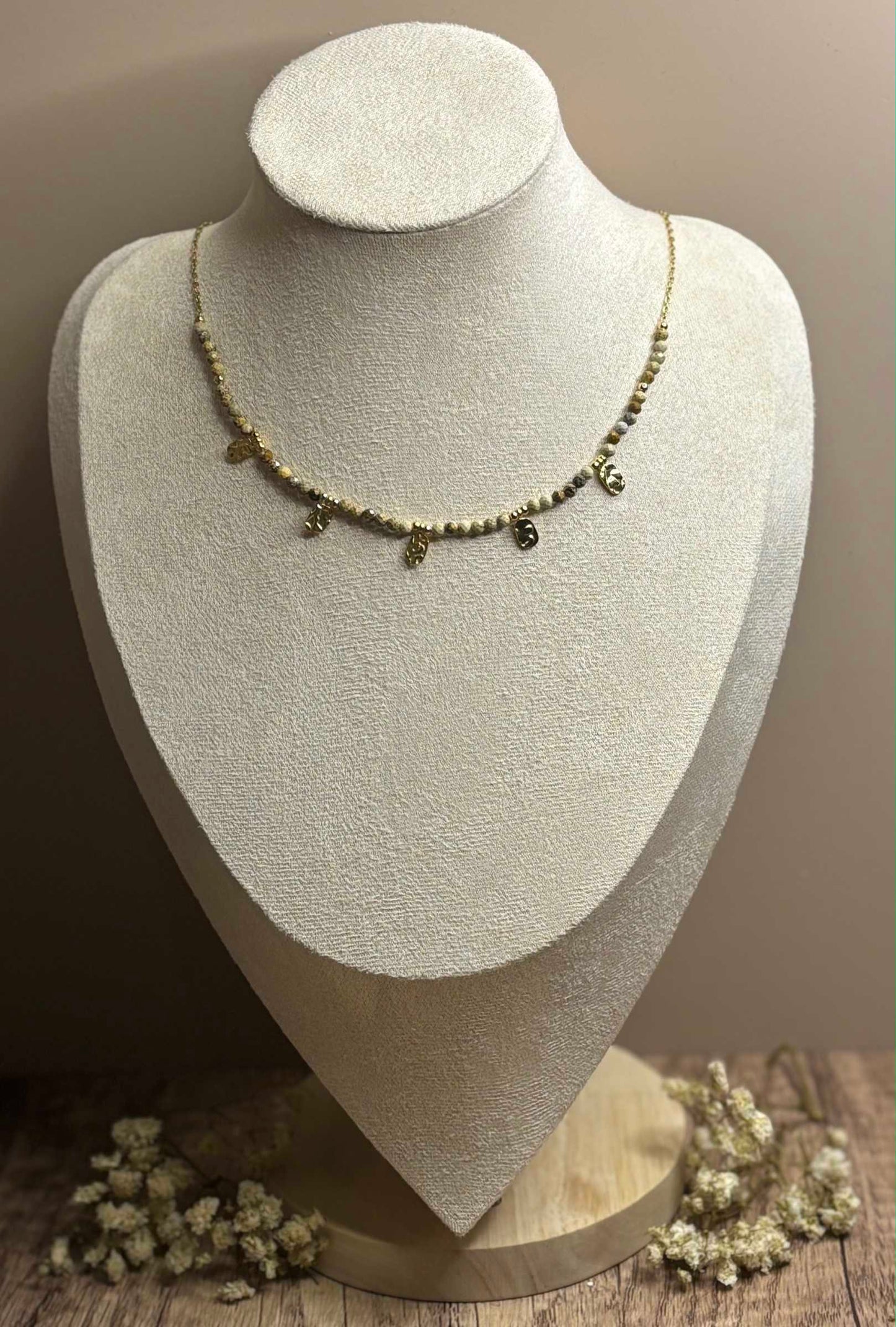Collier Ava